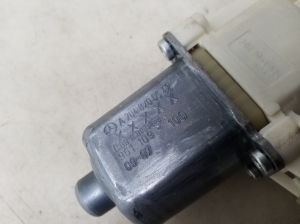 Mercedes Benz E-Class W212 (2009–2015) Hinterer Seitentür-Fensterhebermotor A2048200542 - 4