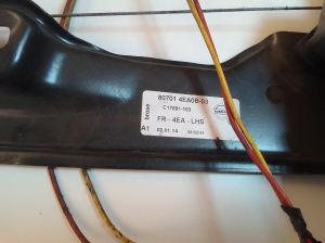 NISSAN Qashqai (2013–2021) Priekšējo durvju logu pacēlājs un tā daļas C17691103 - 2