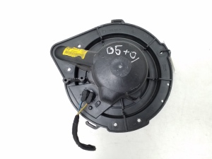 Volkswagen Passat B5 (1997–2005) Heizungsgebläsemotor 8D2820021 - 3