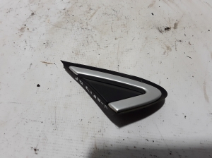   Mirror triangle trim  - 31416474 