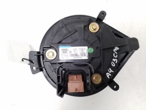 AUDI A4 B6 (2000–2005) Heater blower motor 8E2820021 - 2