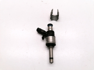  Fuel injector 