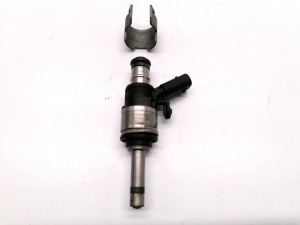  Fuel injector 