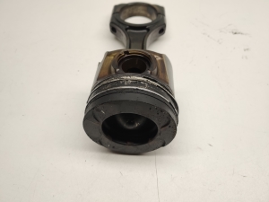  Connecting rod 