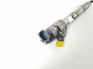  Fuel injector 