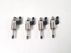   Fuel injector 