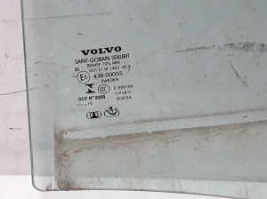 VOLVO XC90 (2015–2024) Aizmugurējo sānu durvju stikls 32244981 - 3