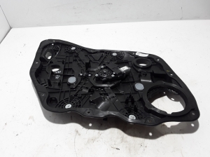 Front door window regulator - 82470-AT060