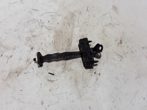 Rear side door opening limiter - 77980-AT000