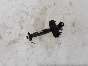 Rear side door opening limiter - 77990-AT000