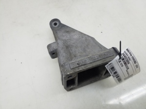  Engine holder 