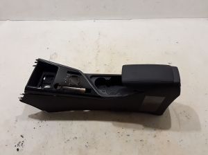 Center console - 84680AT000