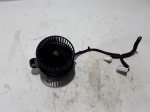 Heater blower motor - 97113-AT000
