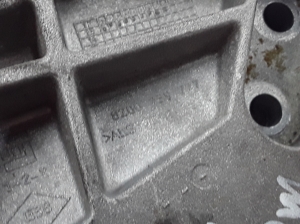  Engine holder 