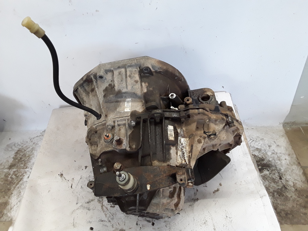 Used RENAULT Trafic Gearbox PF6010
