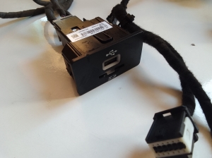 Ford Focus (2011–2018) USB-pesa GC3T14F014AB - 3