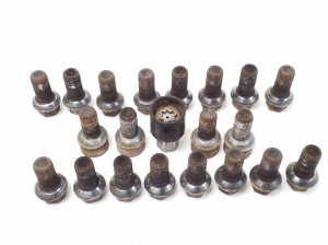 Mercedes Benz E-Class W207 (2009–2017) Radmuttern, Schrauben A0009908307 - 4