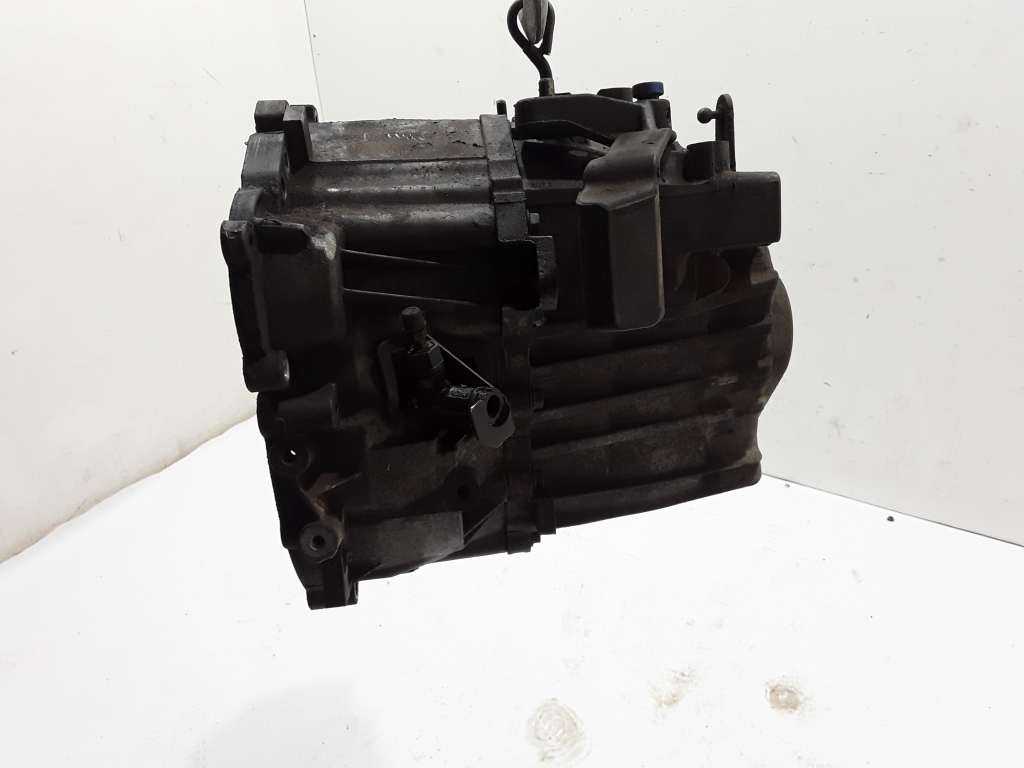 VOLVO V70 2 generation (2000-2008) Gearbox 9482355,M56 21094021