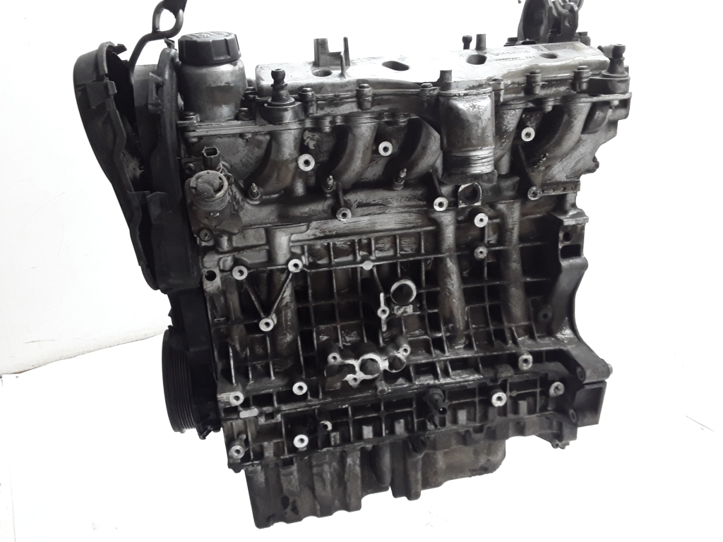 VOLVO V70 2 generation (2000-2008)  Голый двигатель D5244T2 21097877