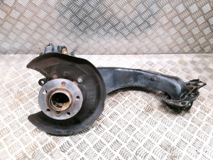   Rear wheel hub and its parts  - 6851579 