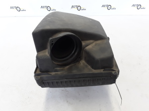 VOLVO XC70 (2007–2016) Luftfiltergehäuse 30748207 - 4