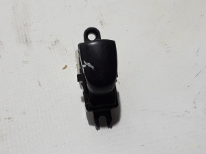   Rear side door glass switch 