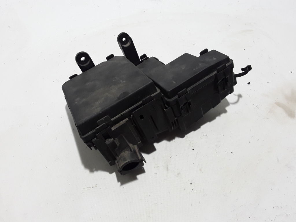 Used NISSAN Qashqai Fuse block holder under the hood 243814BA0A