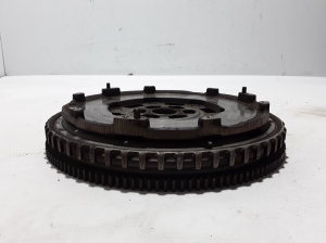  Clutch flywheel 