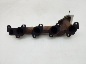  Exhaust manifold 