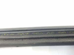  Trunk sealing rubber on the body 