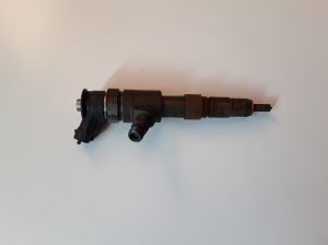  Fuel injector 