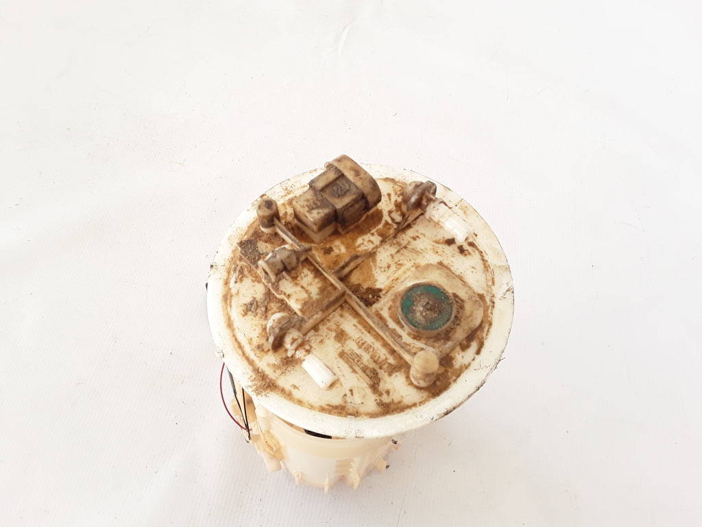 Used RENAULT Trafic Fuel pump in the tank 8200052390