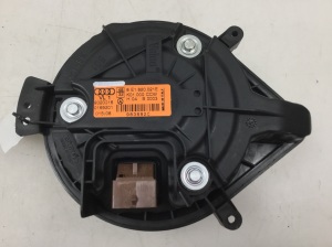   Cabin shoulder motor 