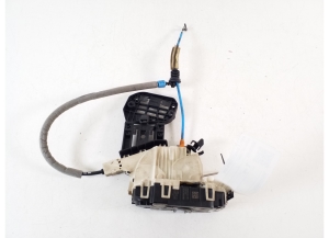 Mercedes Benz CLA-Class W117 (2013–2019) Esiukse lukk A0997201901 - 3