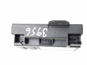 Mercedes Benz E-Class W207 (2009–2017) Fuel pump control module A2129003508 - 4