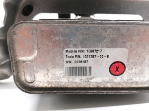Tesla Model X X (2015–2026) Ölkühler 1037357-00-E - 2