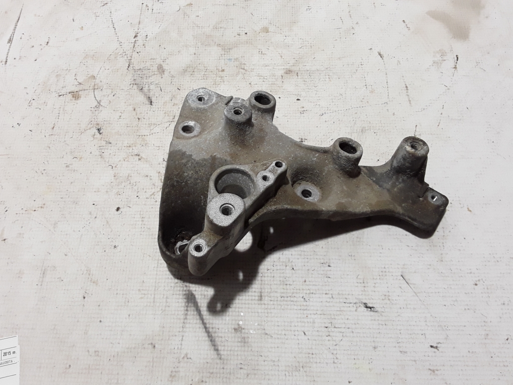 RENAULT Trafic 3 generation (2014-2023) Gearbox Mount Bracket 648606762R 21332548