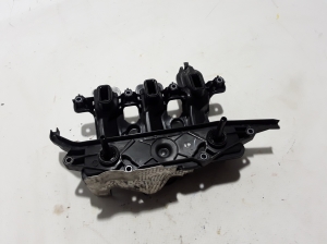  Intake manifold 