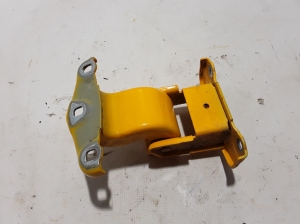  Rear tailgate hinge 