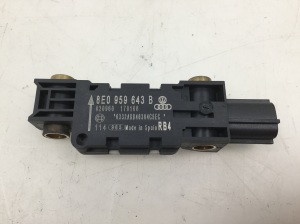 Airbag sensor - 8E0959643B