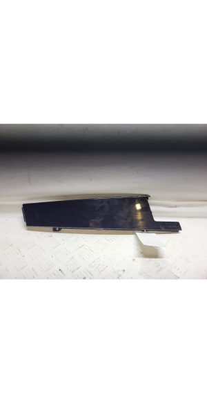 Other front door part - A1767220100