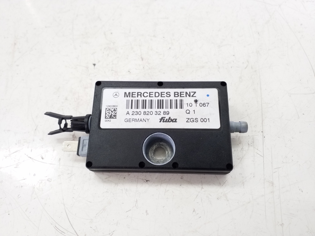 Mercedes Benz SL-Class 230 (2001–2012) Antenna amplifier A2308203289 Mercedes Benz SL-Class 230 (2001–2012) Antenna amplifier A2308203289