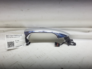 Mercedes Benz A-Class 176 (2012–2018) Front door exterior handle - 2