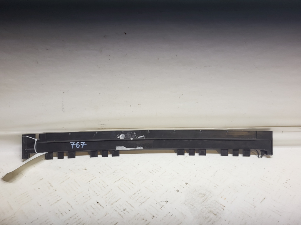 Mercedes Benz B-Class 246 (2011–2017) Luftleitblech für den Kühler A2465051430 Mercedes Benz B-Class 246 (2011–2017) Luftleitblech für den Kühler A2465051430