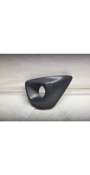 Front bumper fog lamp cover - 261A30411R