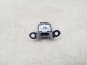 Infiniti FX (2002–2008) Front door top hinge - 3