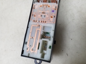 Infiniti FX (2002–2008) Front door glass switch - 7