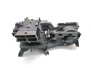 Tesla Model S S (2012–2026) Heater and its parts 1116135-00-B - 5