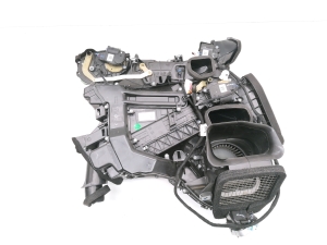 Tesla Model Y Y (2020–2026) Heater and its parts 1494714-00-G - 3