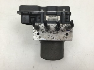 AUDI A4 B7 (2004–2008) ABS unit 8E0910517H - 3